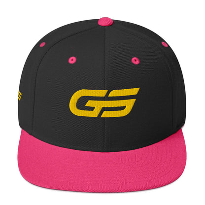 Casquette snapback bicolore noir et rose fluo, logo GS jaune brodé