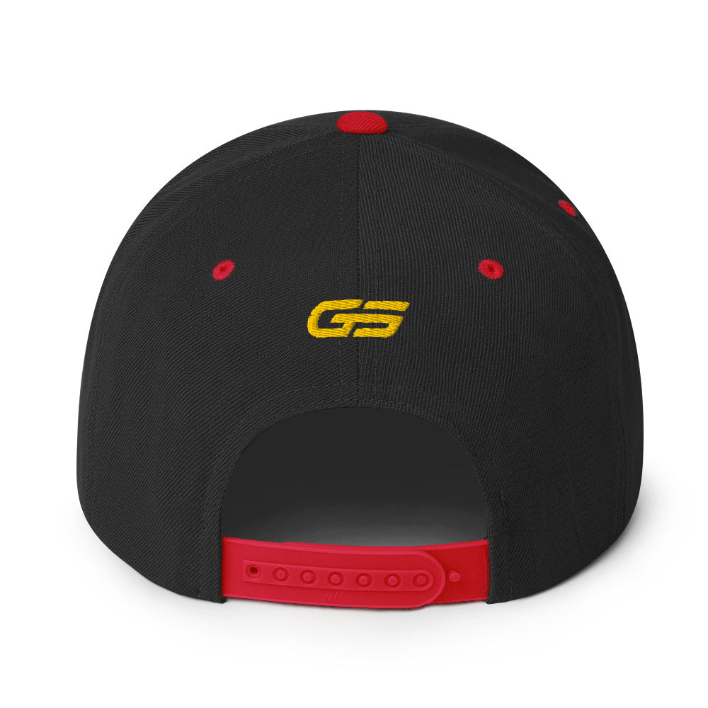 Casquette snapback noire avec logo GS jaune et fermeture arrière rouge