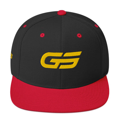 Casquette snapback noire/rouge avec logo GS jaune et boutons rouges décoratifs