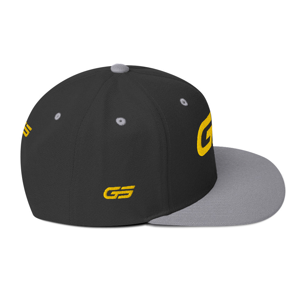 Casquette snapback bicolore noir et gris chiné, logo GS jaune sur le côté