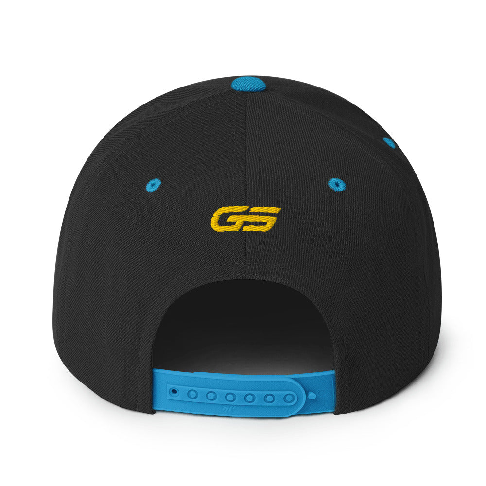 Casquette snapback bicolore noir et bleu clair, vue arrière avec fermeture réglable