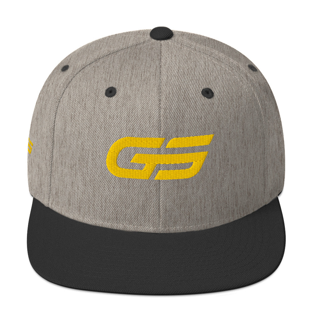 Casquette snapback gris chiné, logo GS jaune, visière noire, bouton noir