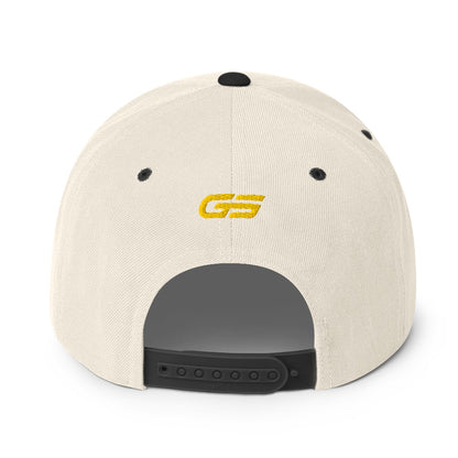 Casquette snapback beige naturel, logo GS jaune, visière noire, fermeture arrière